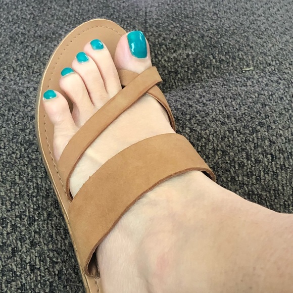 Tan sandals - Picture 5 of 5